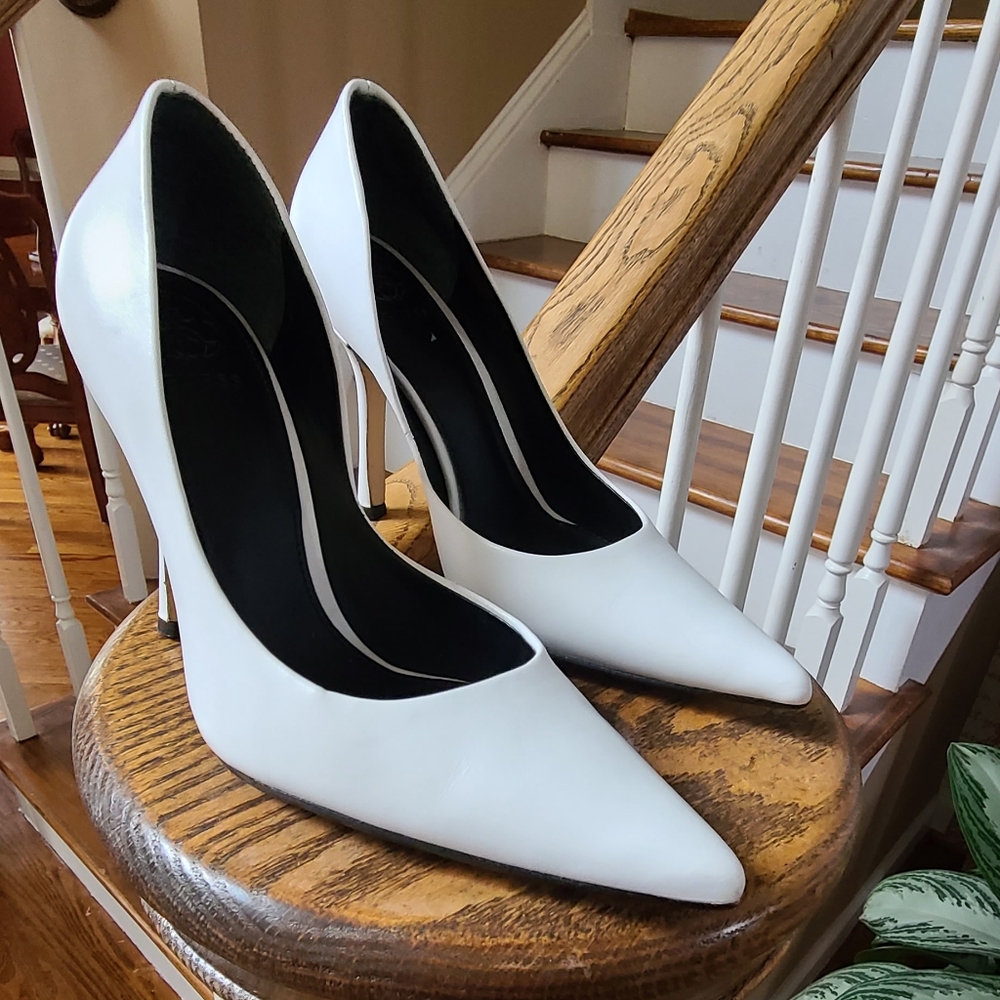 COPY - White pumps
